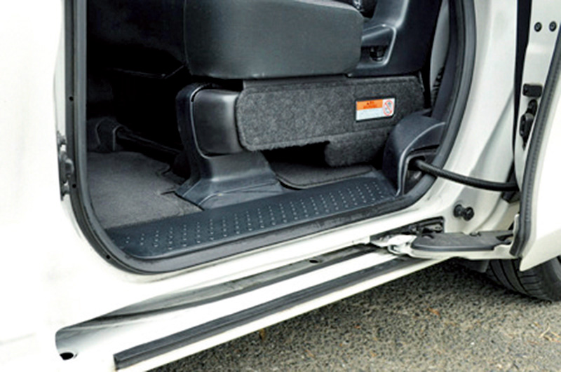 ステップの損傷具合の画像