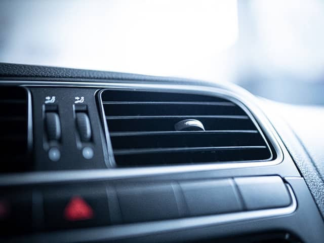 車のエアコンが効かなくなった 原因と今すぐ直す応急処置の方法 車検や修理の情報満載グーネットピット