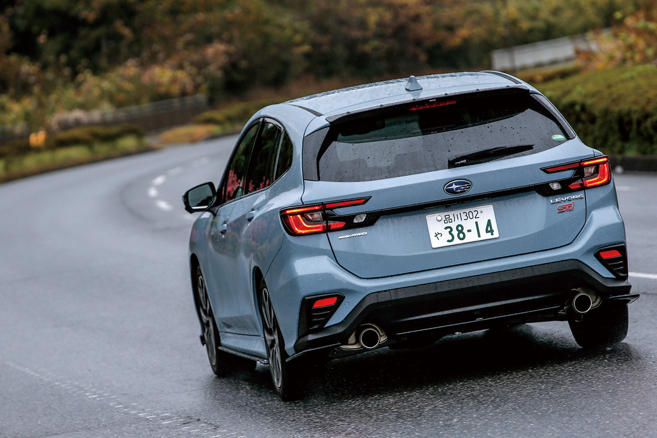 Subaru フォレスター Vs レヴォーグ 新1 8lターボ対決 中古車なら グーネット