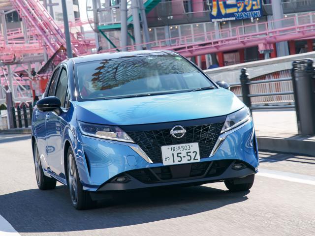 新型ノート vs フィット【公道試乗対決】