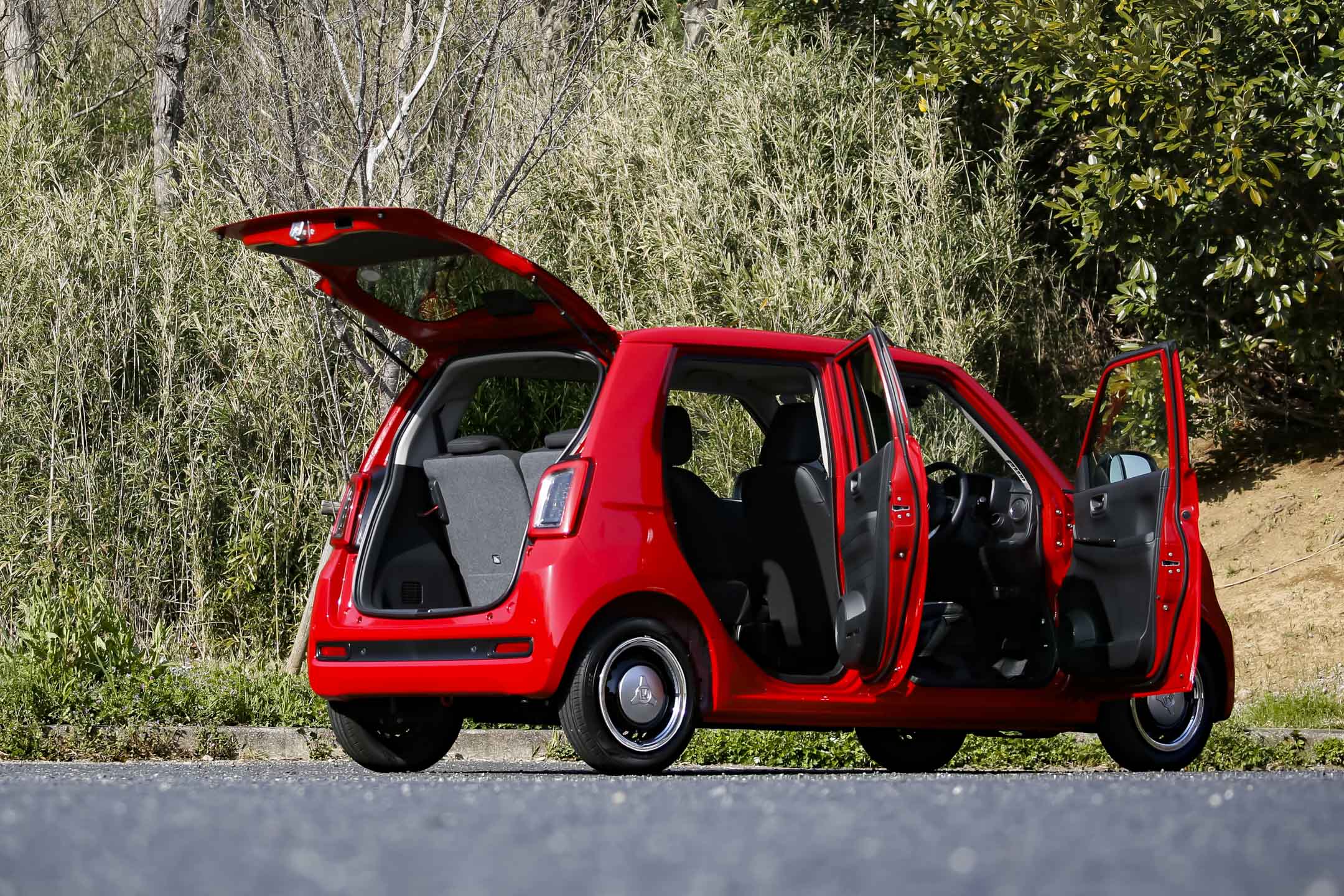 新型「N-ONE」の燃費性能は、WLTCモードでのカタログ値が23.0km/L、市街地モードでは19.5km/L