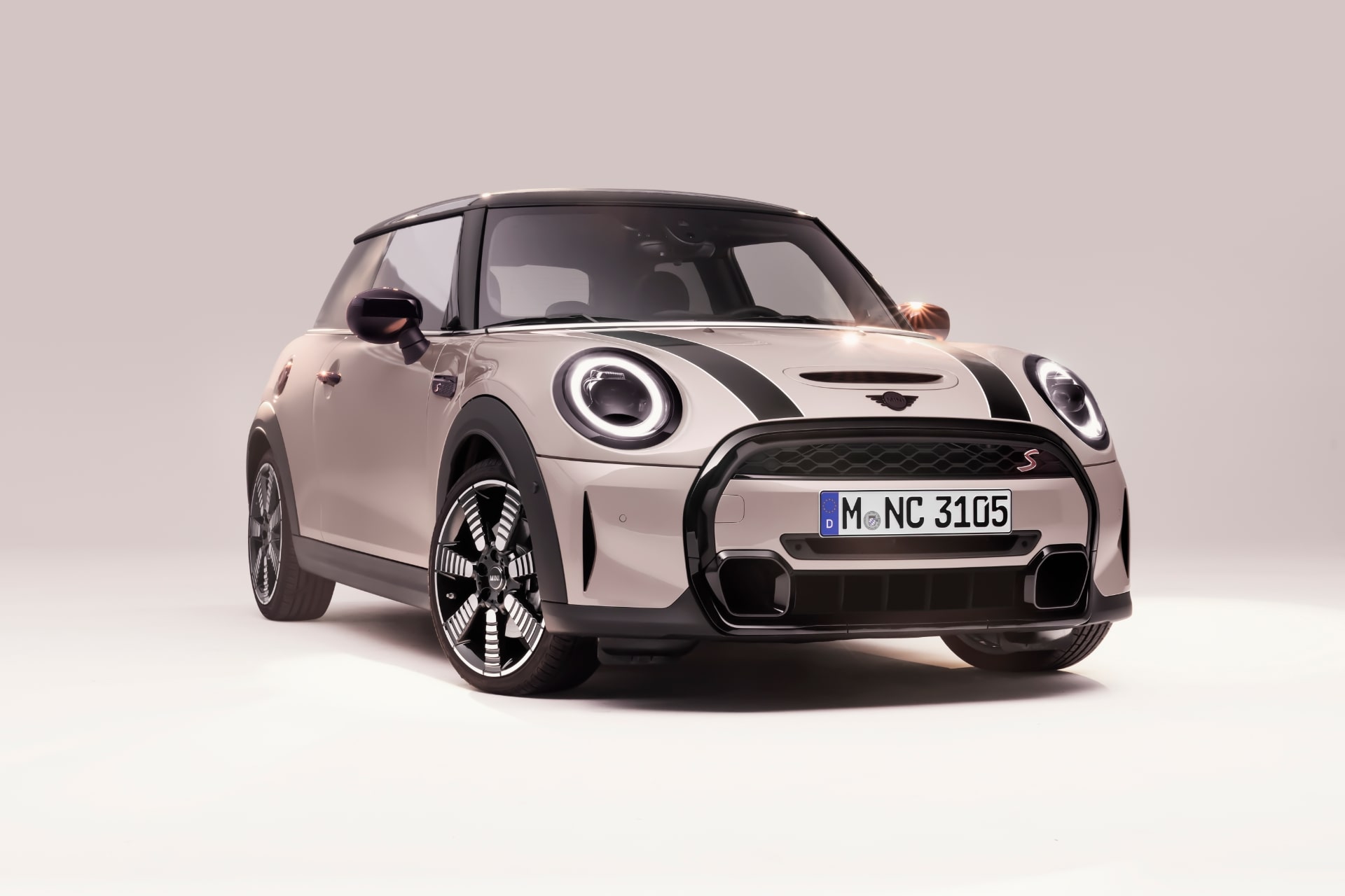 Mini ハッチバックモデルの新型mini 3ドア 5ドア コンバーチブル誕生 中古車なら グーネット