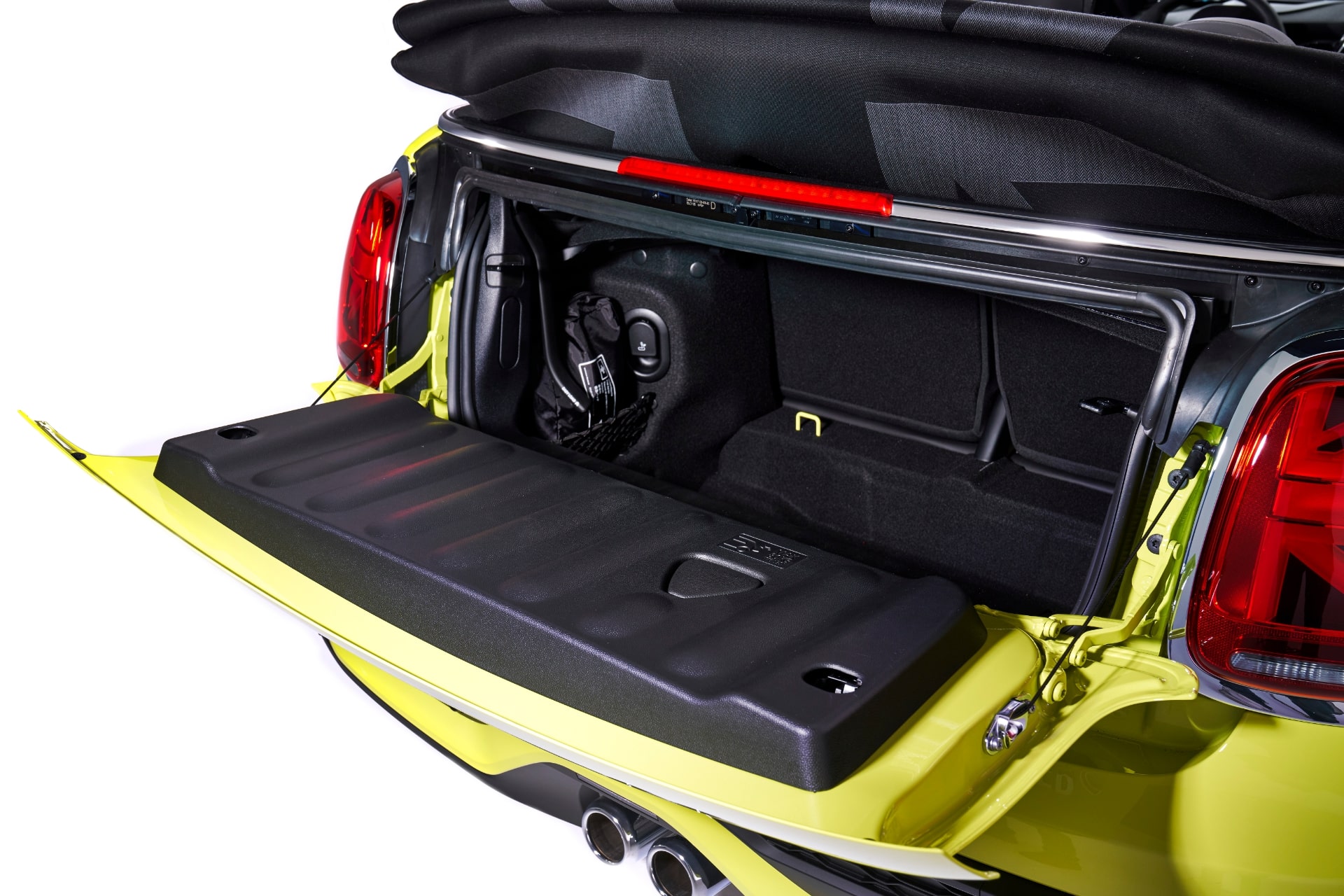 新型MINI クーパーS コンバーチブル　トランク