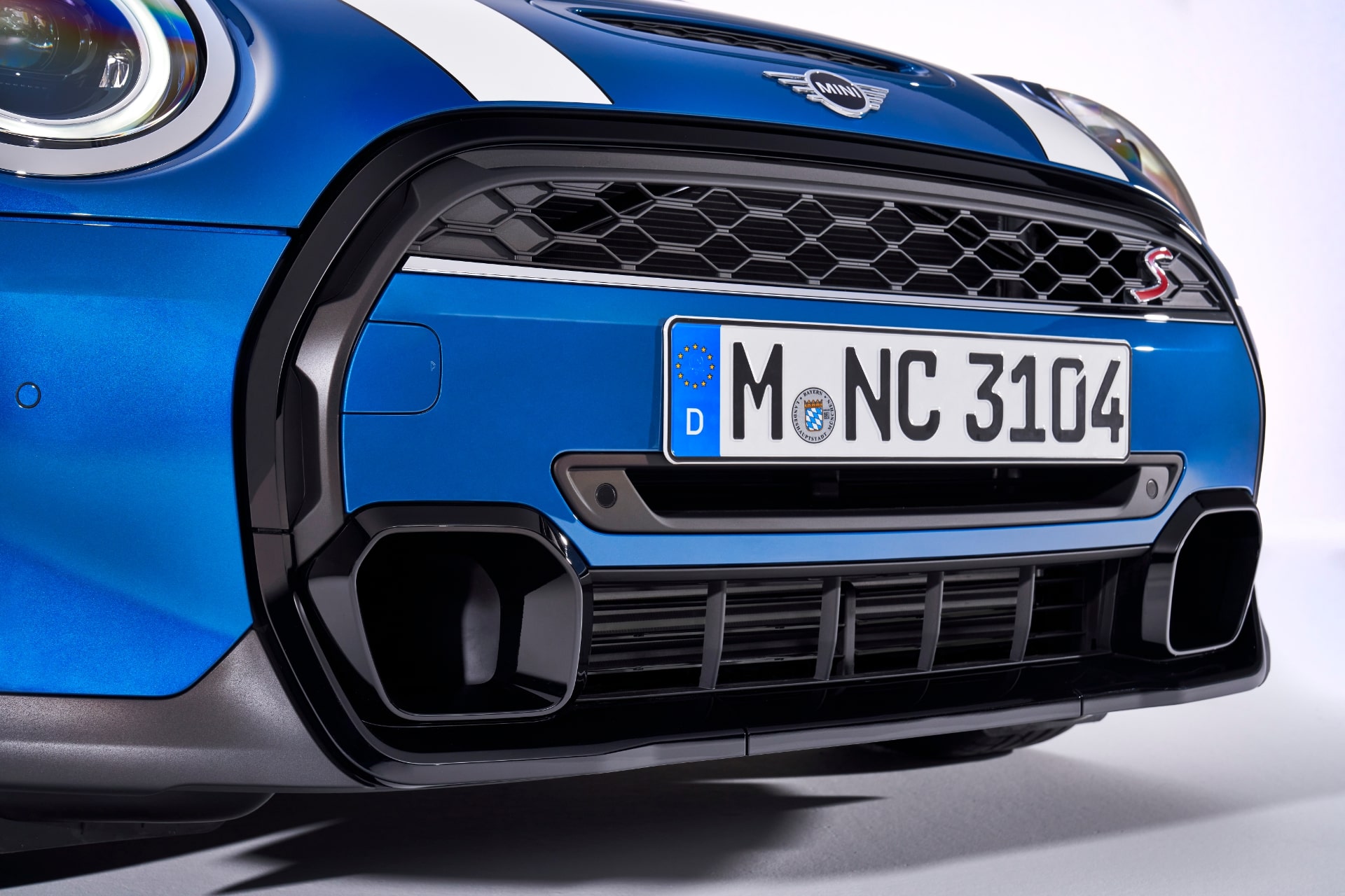 新型MINI クーパーS 5ドア　フロントグリル