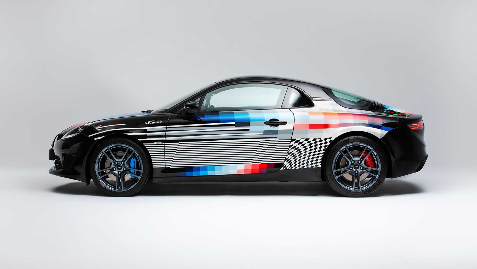 アルピーヌ 世界4台の限定車 A110 X Felipe Pantone を欧州で販売 中古車なら グーネット