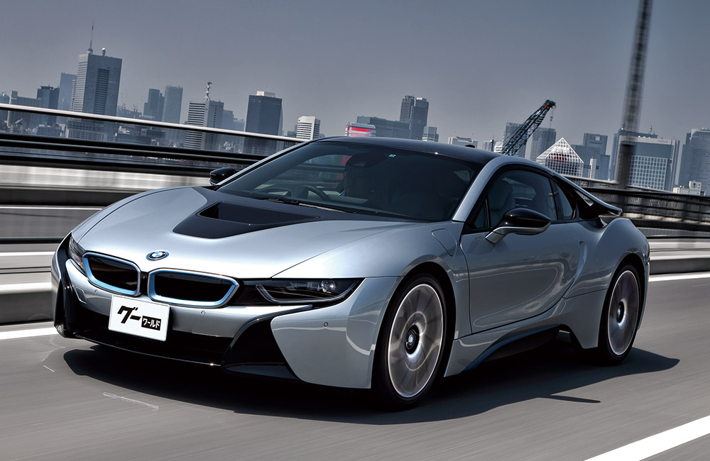 BMW i8の走行シーン