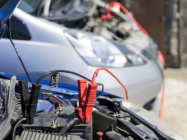 車用バッテリーの充電方法3つ 充電できないときの対策法は 車検や修理の情報満載グーネットピット