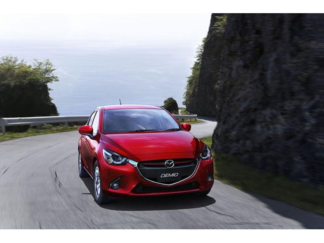 【マツダ】新型「デミオ」がゴールデンステアリングホイール賞を受賞