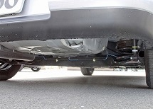 日産 ティーダ（床下を覗いて確認）