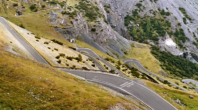 空冷ポルシェとともに堪能 スポーツカーオーナー憧れる美しき聖地 ステルビオ峠 中古車なら グーネット