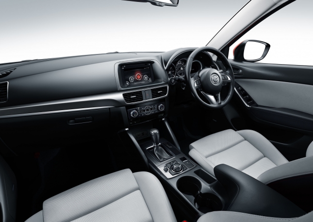 CX-5内観
