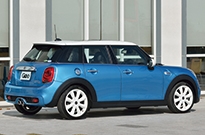 MINI 5ドア 外装