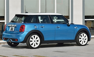 MINI 5ドア