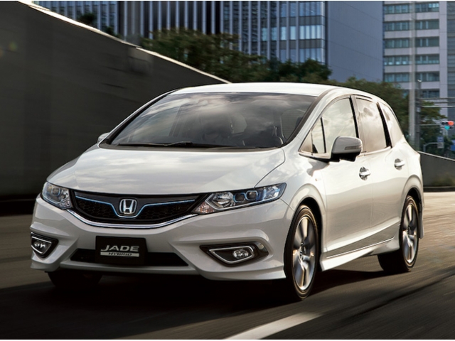 ホンダ、新型ハイブリッドモデル｢ジェイド｣を公開