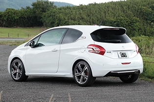 プジョー 208 GTi
