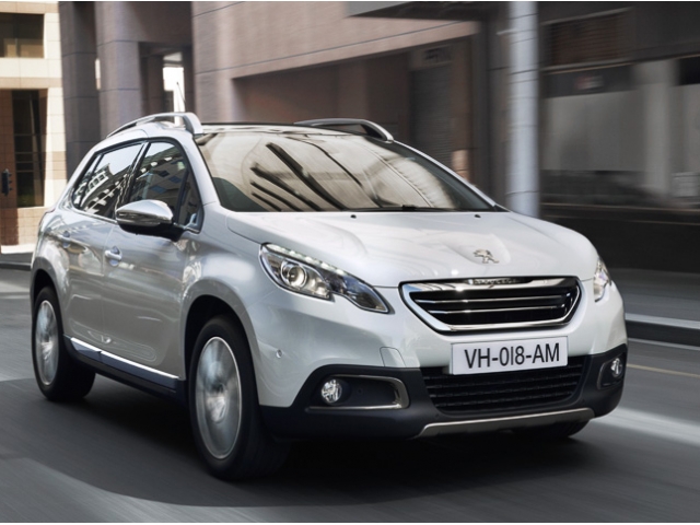 プジョー、上級装備を標準搭載し価格も据え置いた特別限定車「2008CROSSCITY」発売