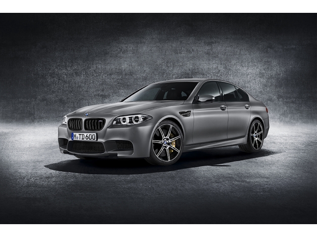 【BMW】30 Jahre M5-30周年特別モデル車の装備・性能