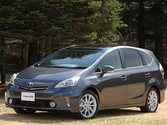 トヨタ プリウスα 新車紹介
