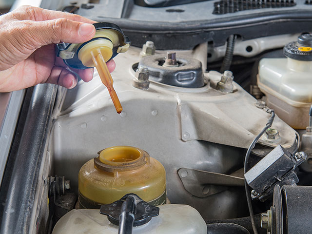 エンジンオイルの汚れの確認方法と汚れ具合の判断方法 車検や修理の情報満載グーネットピット