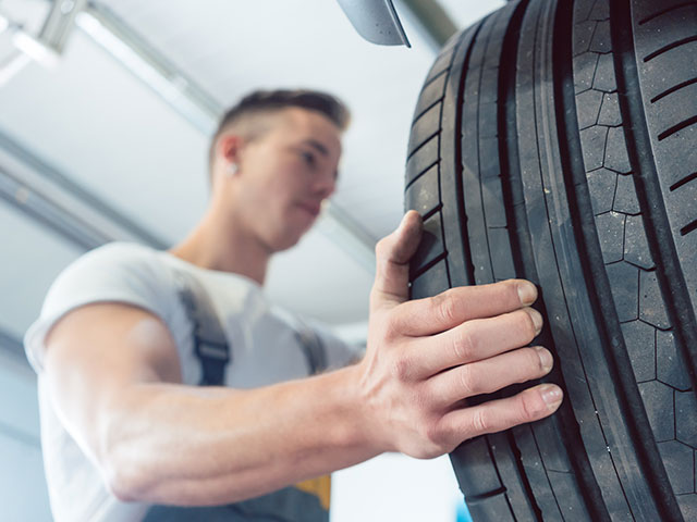 タイヤ交換で注意したいタイヤの向き 方向とは 車検や修理の情報満載グーネットピット