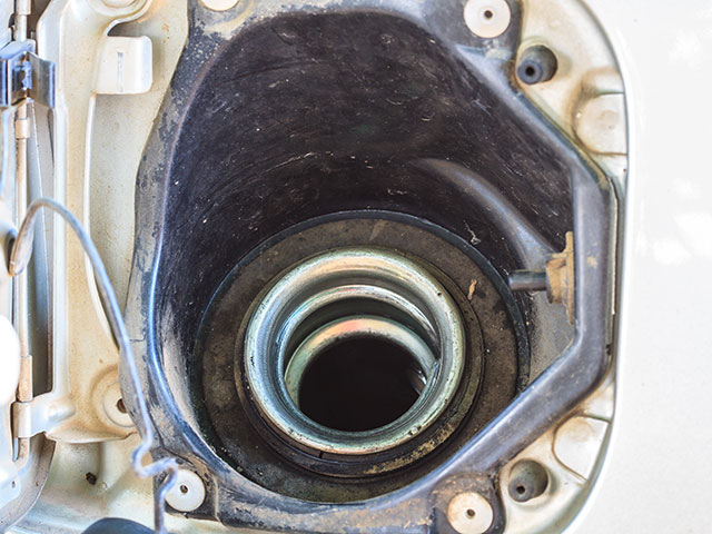 車の燃料タンク ガソリンタンク の洗浄は自分でできるのか 車検や修理の情報満載グーネットピット