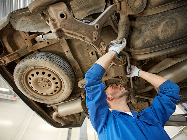 車のガソリンタンクからガソリンが漏れている場合の対処方法 車検や修理の情報満載グーネットピット