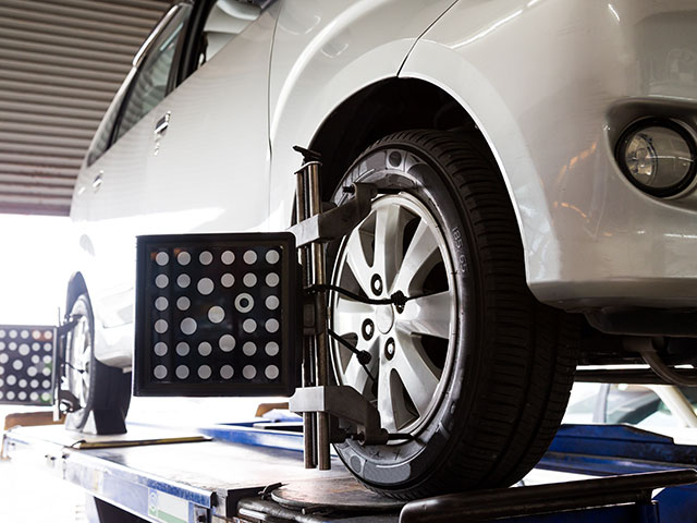 車をローダウンした際に起こるタイヤ偏摩耗の解消 アライメント調整 方法とは 車検や修理の情報満載グーネットピット