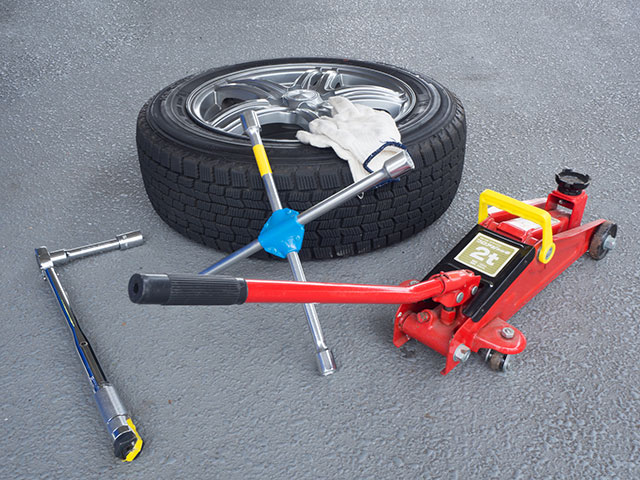 車のタイヤ交換に必要な工具とは 車検や修理の情報満載グーネットピット