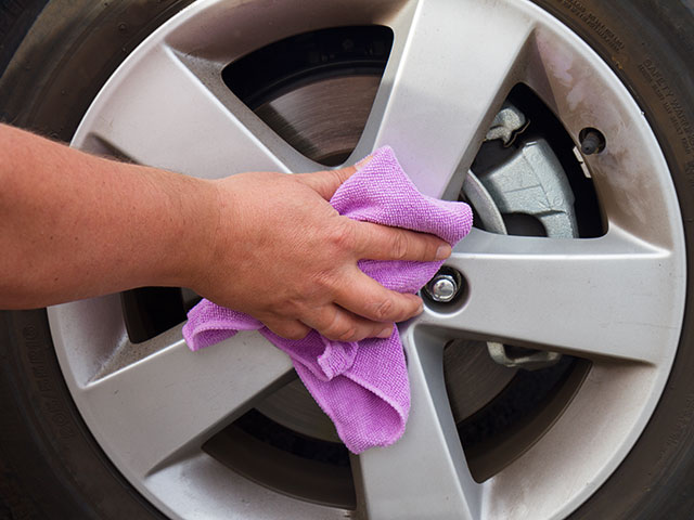 車のホイールのメンテナンスや汚れ防止方法