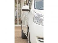 日産 マーチ ボレロ（角度を変えると見える）