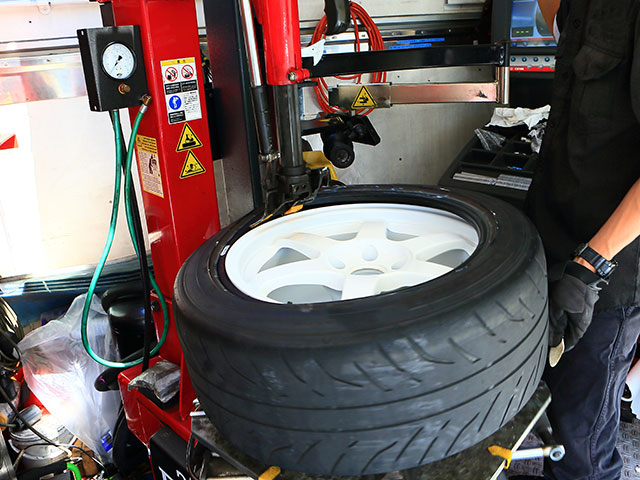 車のタイヤの組み換え工賃の目安とは 車検や修理の情報満載グーネットピット