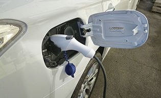 三菱 アウトランダーPHEV
