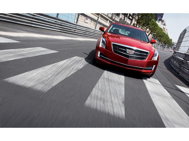 【キャデラック】赤の「ATS／CTS」購入者対象のキャンペーンを実施2015