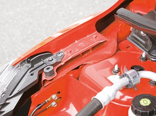 マツダ デミオ 車体内側1