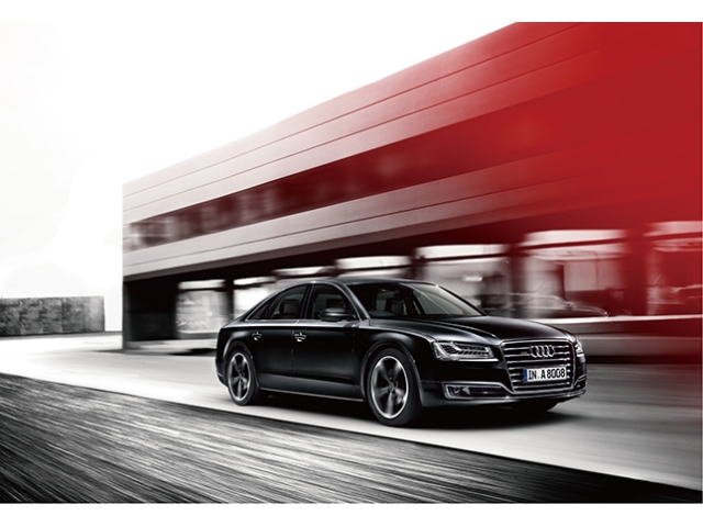 【アウディ】フラッグシップモデルに限定モデルを設定2015【価格】