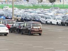 中古車をディーラーで購入するメリットとは 販売店とは何が違う 中古車なら グーネット