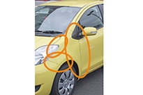 トヨタ ヴィッツ（車体前部側面）