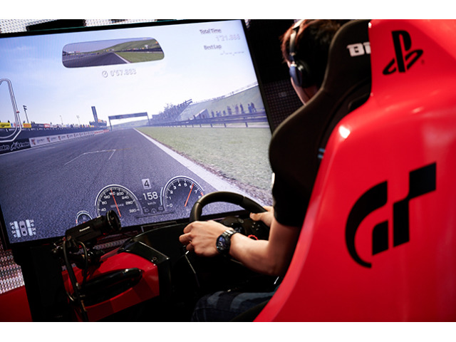 『グランツーリスモ』のトッププレイヤーがプロレーサーに挑戦