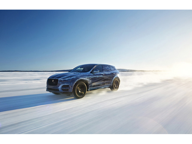 【ジャガー】初のSUVモデル「F-PACE」、走行動画を公開