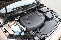 ボルボ V40 D4（エンジン）