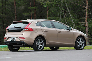 ボルボ V40 D4