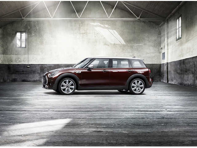 【MINI】「クラブマン」がフルモデルチェンジ2015 新型クラブマンの価格・サイズは？