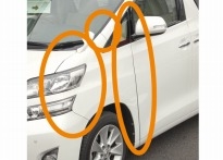 トヨタ ヴェルファイア（隙間の幅と色調を比べる）