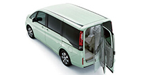 横開き式のテールゲートは、荷物の積み降ろしのみならず、車内に乗り降りするときにも有効な装備となる。