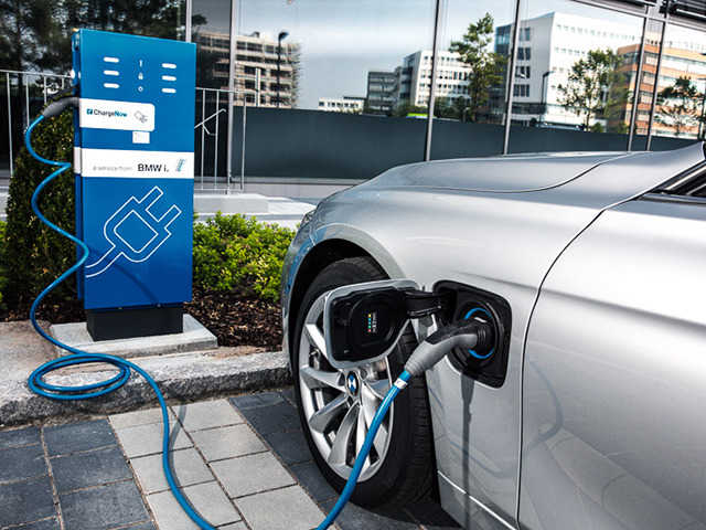 BMW、プラグイン・ハイブリッド2モデルを日本で発売