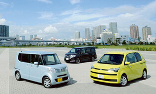 かつてはミニバンの専売特許だった両側スライドドアが、軽自動車やコンパクトカーにも採用され使い勝手が高められている。