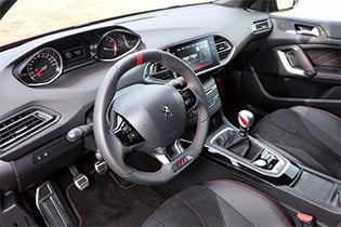 プジョー 308 GTi コックピット