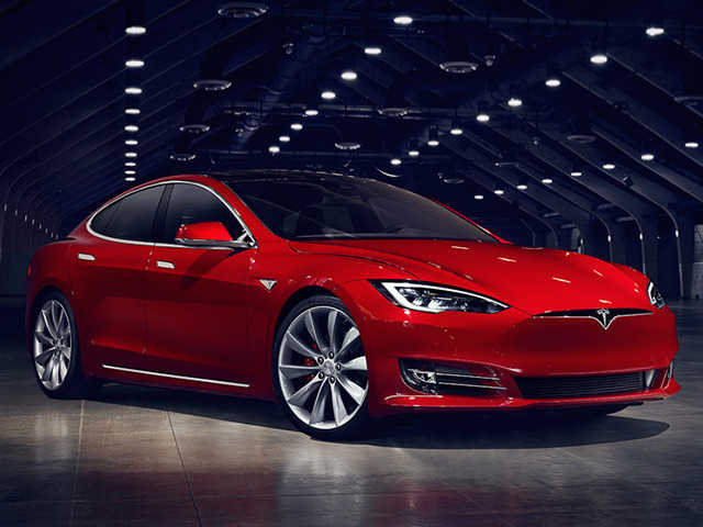 テスラ、｢モデルS｣のデザインを変更