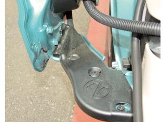 日産 ルークス（スライドの金具を調べる）