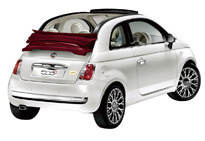 オープンモデルの500C(写真)や、スポーツモデルの500Sも用意される。